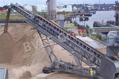 What Are the Main Uses of Port Machinery?
